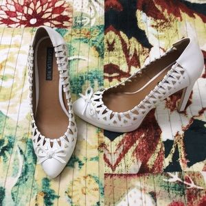 Lattice style off white heels